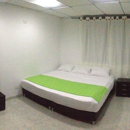 Hostal Deluxe Santander Manizales Buitenkant foto