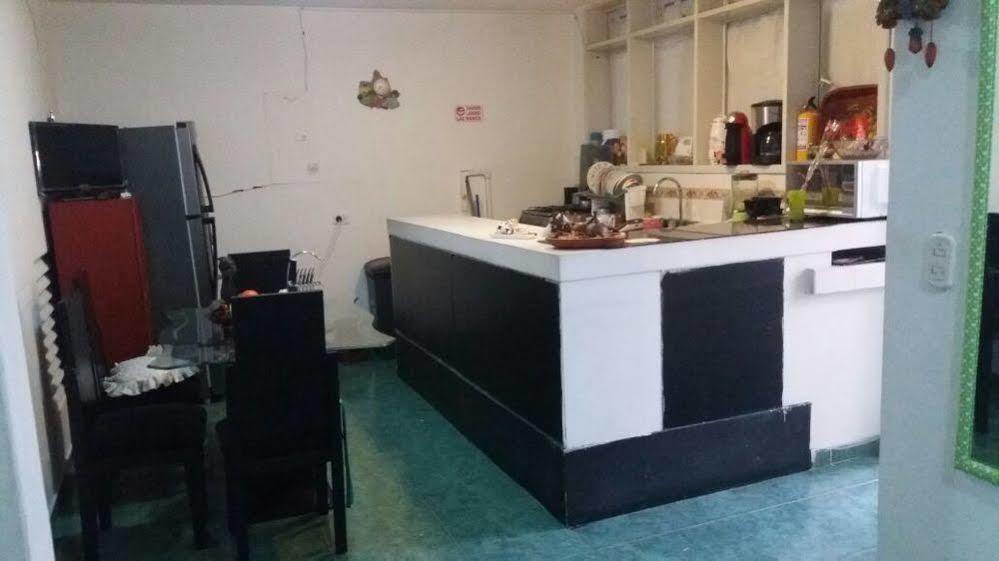Hostal Deluxe Santander Manizales Buitenkant foto
