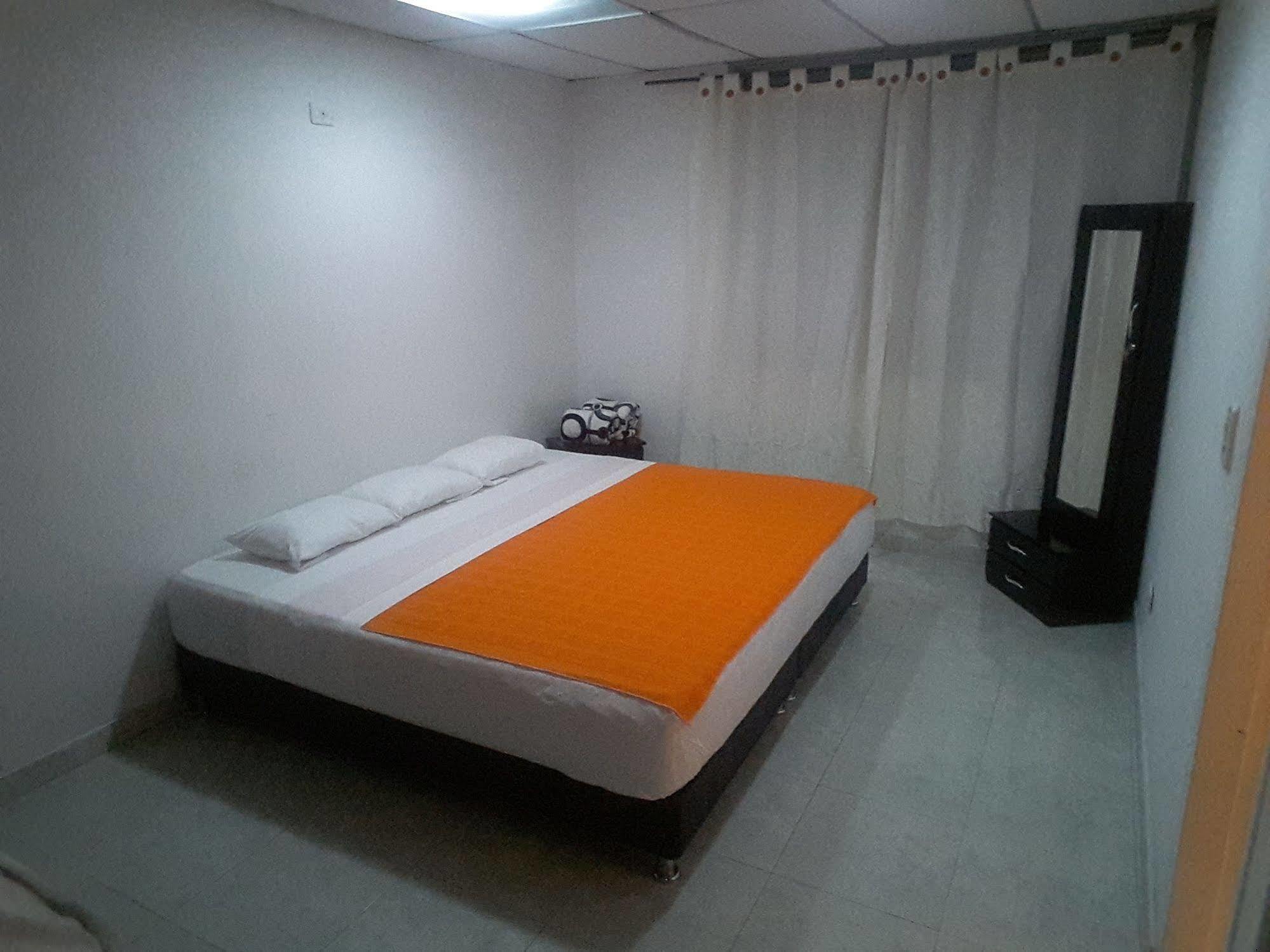Hostal Deluxe Santander Manizales Buitenkant foto