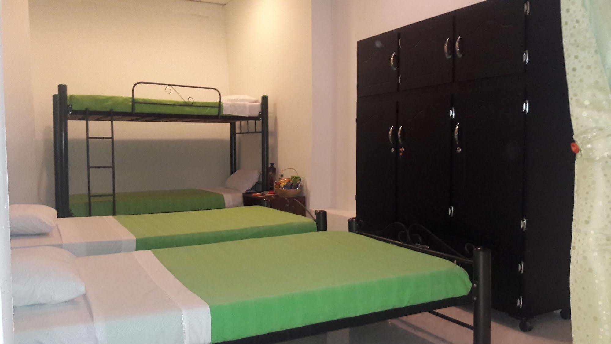 Hostal Deluxe Santander Manizales Buitenkant foto