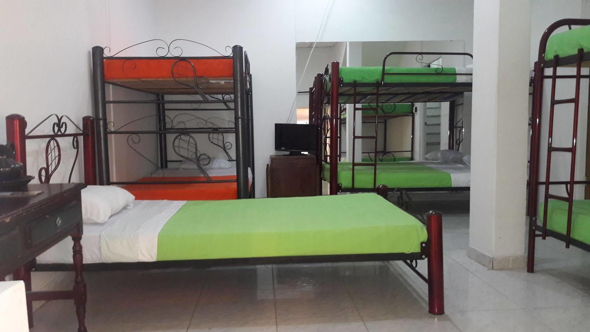 Hostal Deluxe Santander Manizales Buitenkant foto
