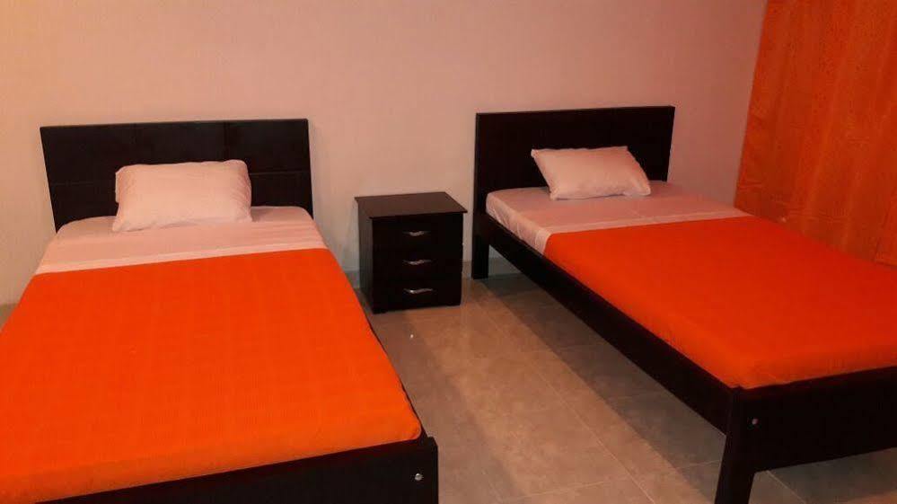 Hostal Deluxe Santander Manizales Buitenkant foto